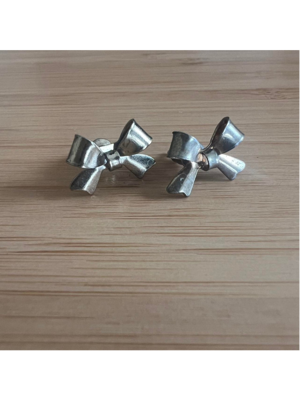 Vintage gold tone bow stud earrings